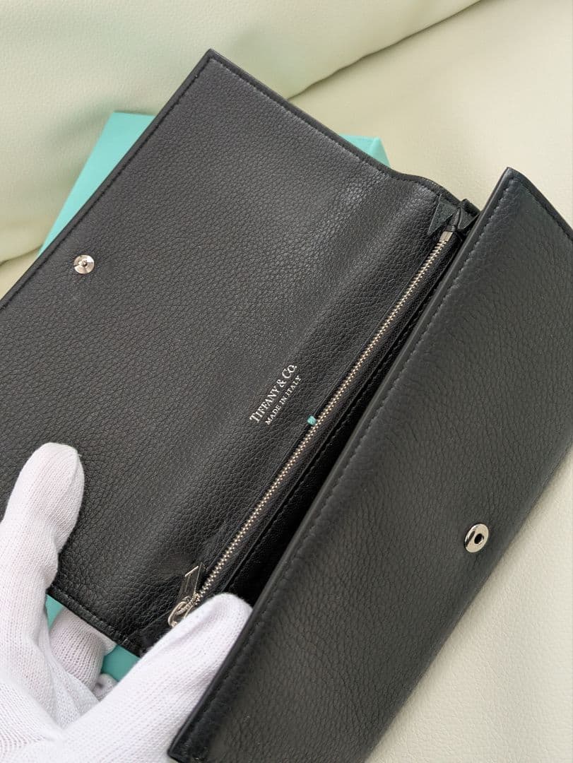 Tiffany & Co. ブラックレザー 二つ折り財布