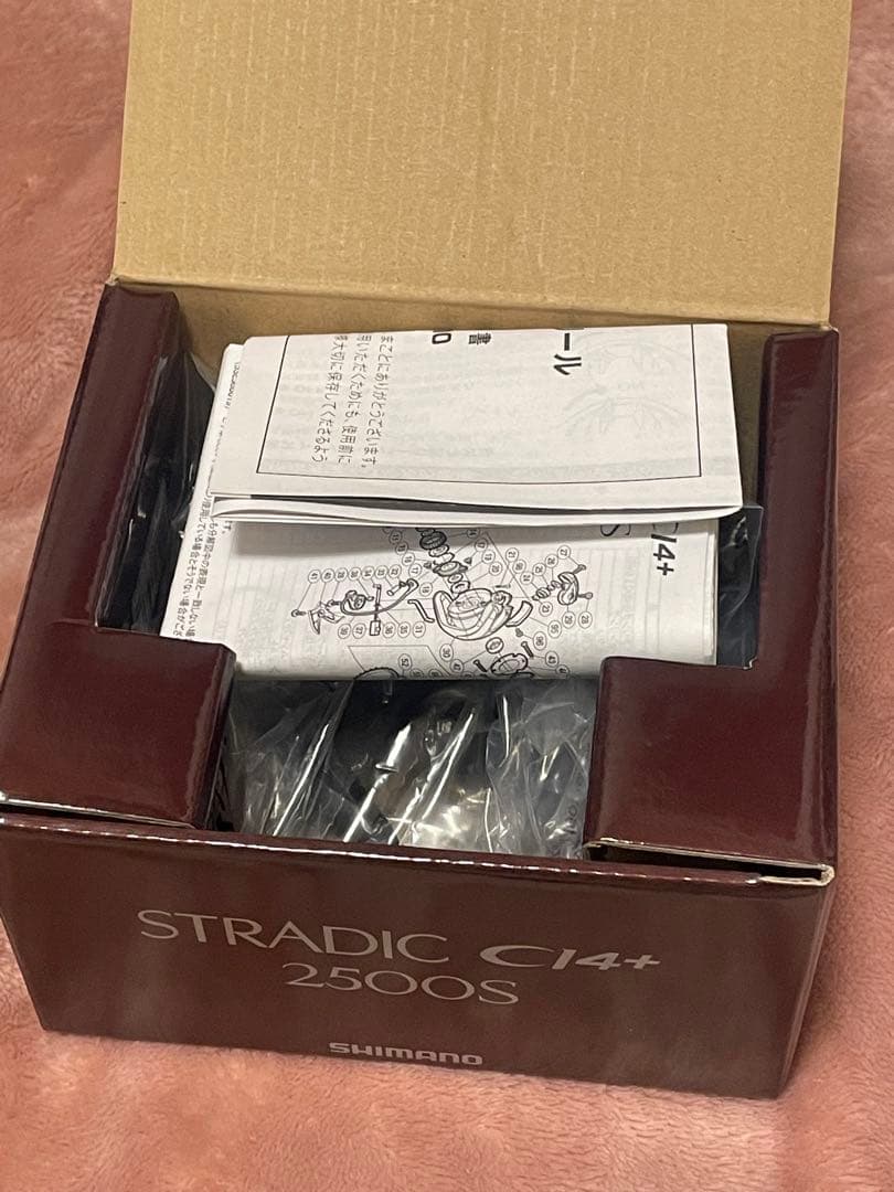 シマノ　ストラディックCi4＋　2500S スピニングリール