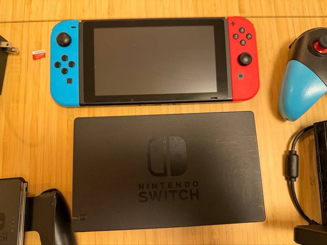Nintendo Switch本体 （オマケあり・Joy-Conのみジャンク）