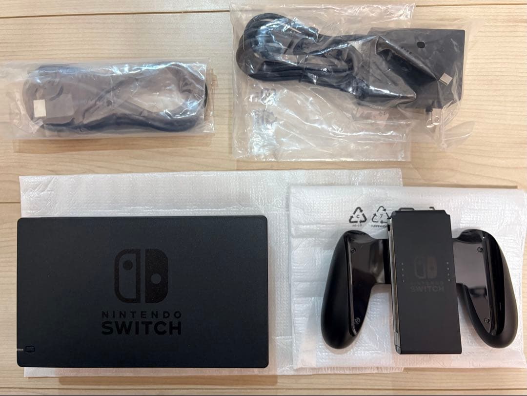 Nintendo Switch【Joy-Con (L) / (R)グレー】 本体