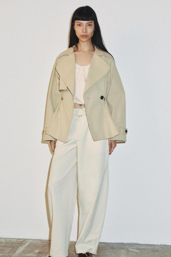 新品 ZARA 調節可能なウエスト ショートトレンチコート 色 XS