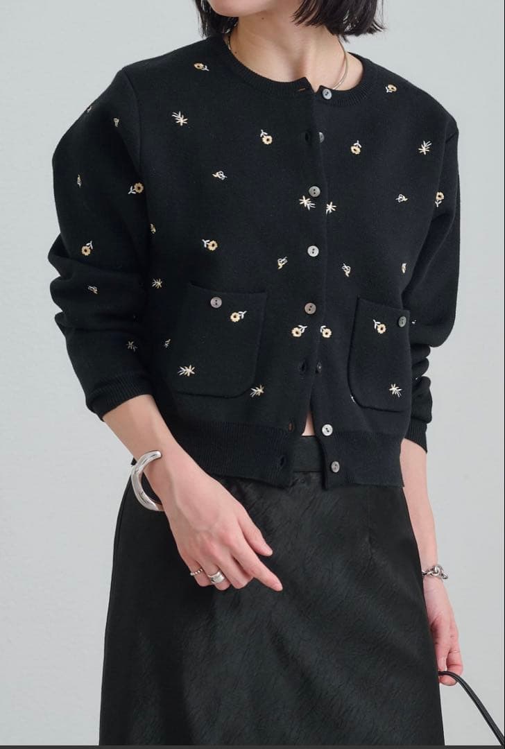 【美品】omekashi 刺繍スウェットライクポケットカーディガン
