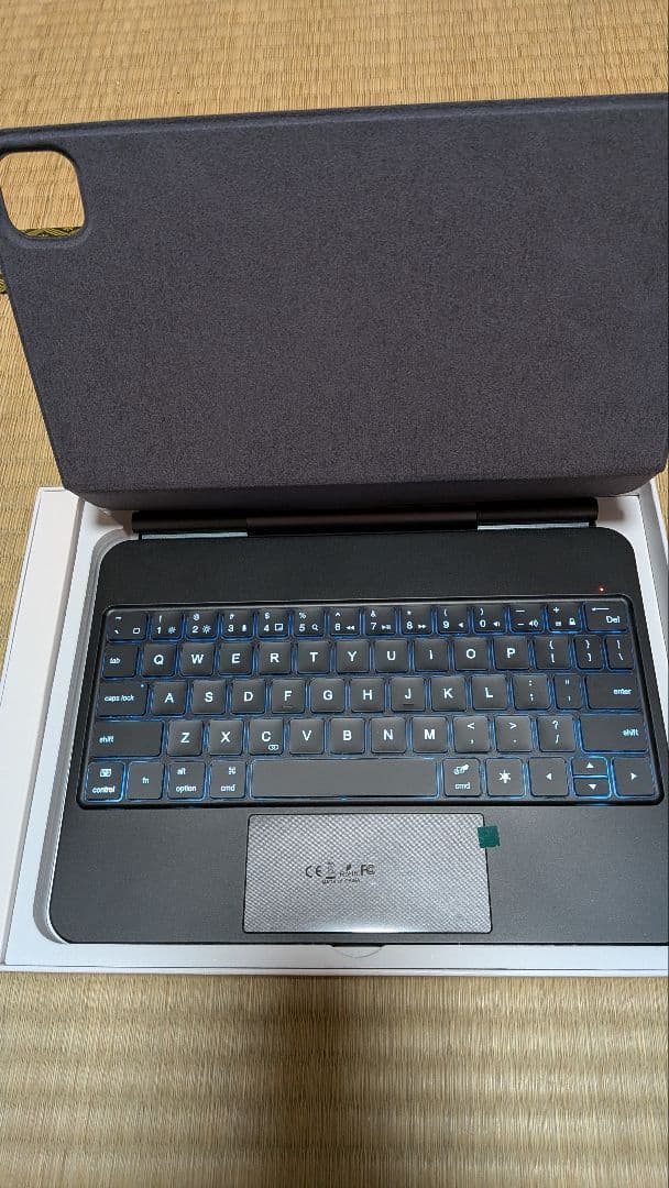 i pad air/i pad plo 11　キーボード　マグネット式　新品