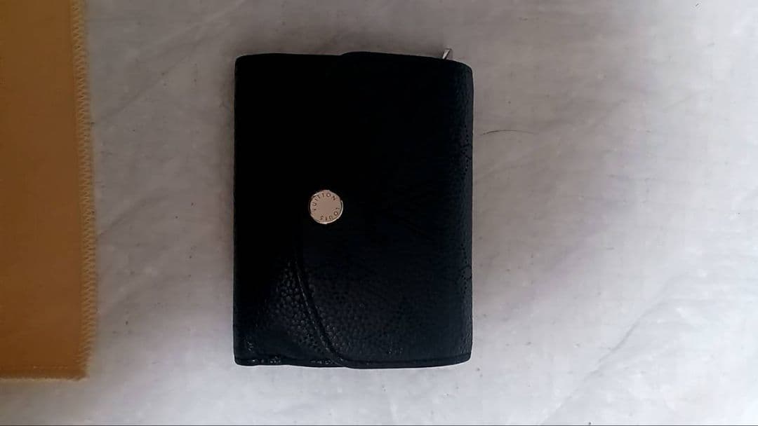 美品LOUIS VUITTON 黒 三つ折り財布ポルトフォイユイリスxs