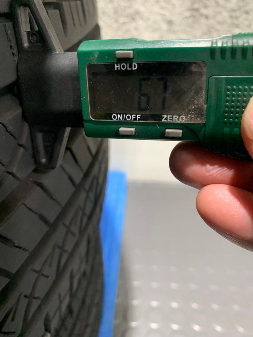 2025年製　235/55R19 　RAV4 中古品　センター溝約6.5mm