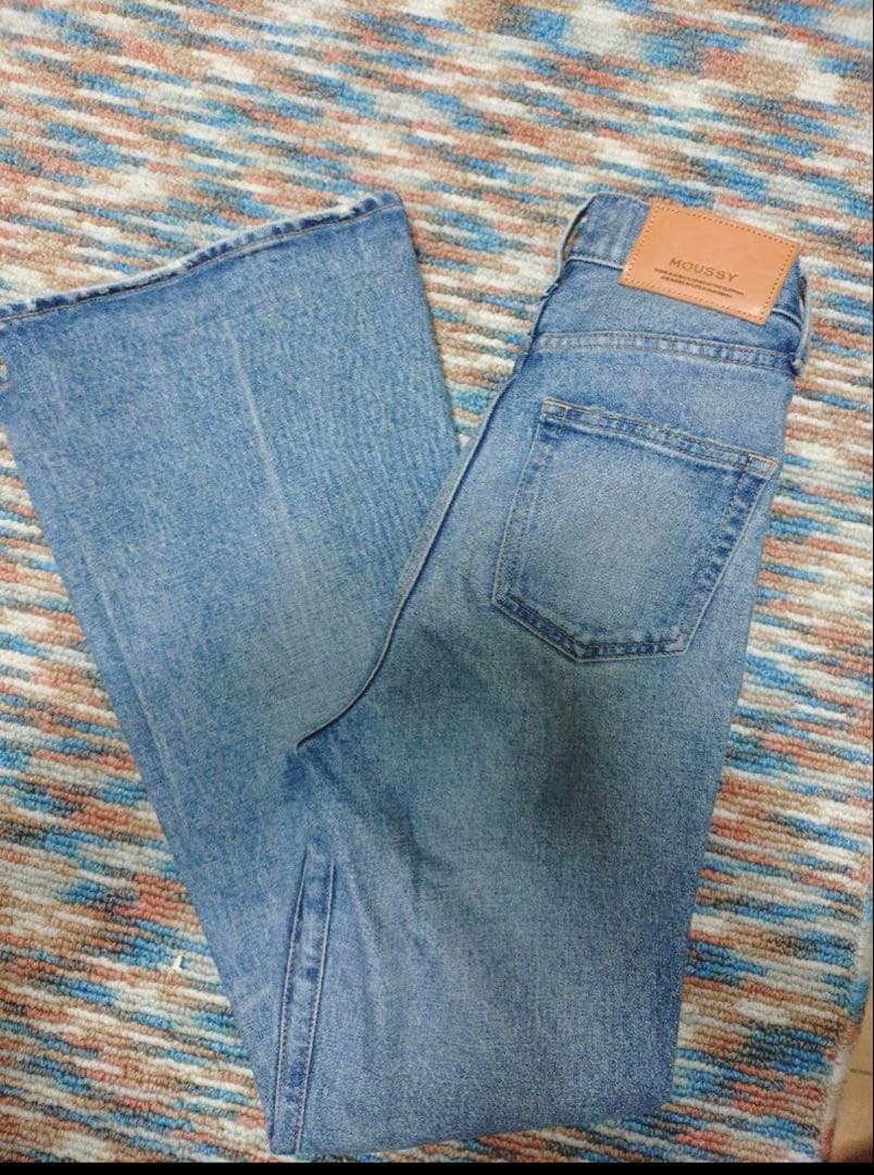 MOUSSY　MVS FLARE ブーツカットデニム・フレアデニム 24インチ