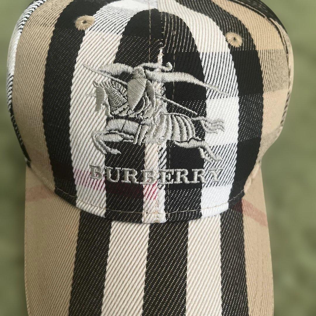 Burberry チェック柄キャップ