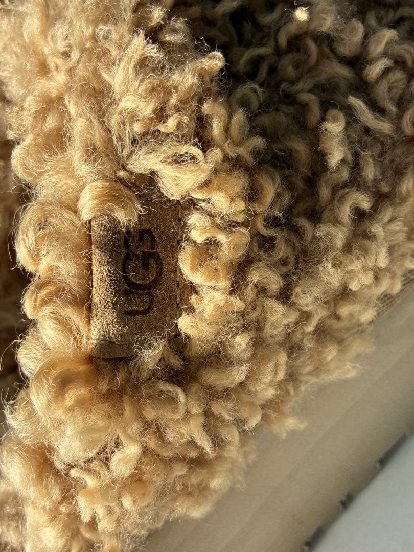 UGG マキシカーリープラットフォーム(25cm)ベージュ