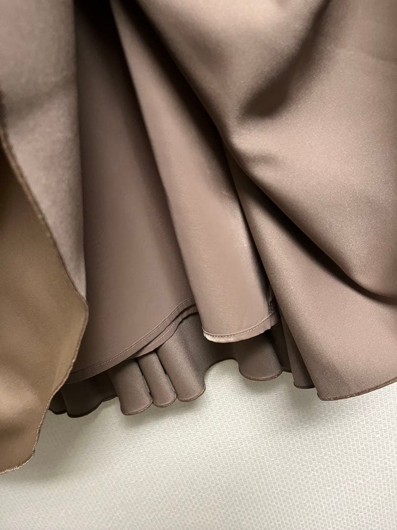 【新品】 ANAYI レザーライクサテンプリーツスカートモカ