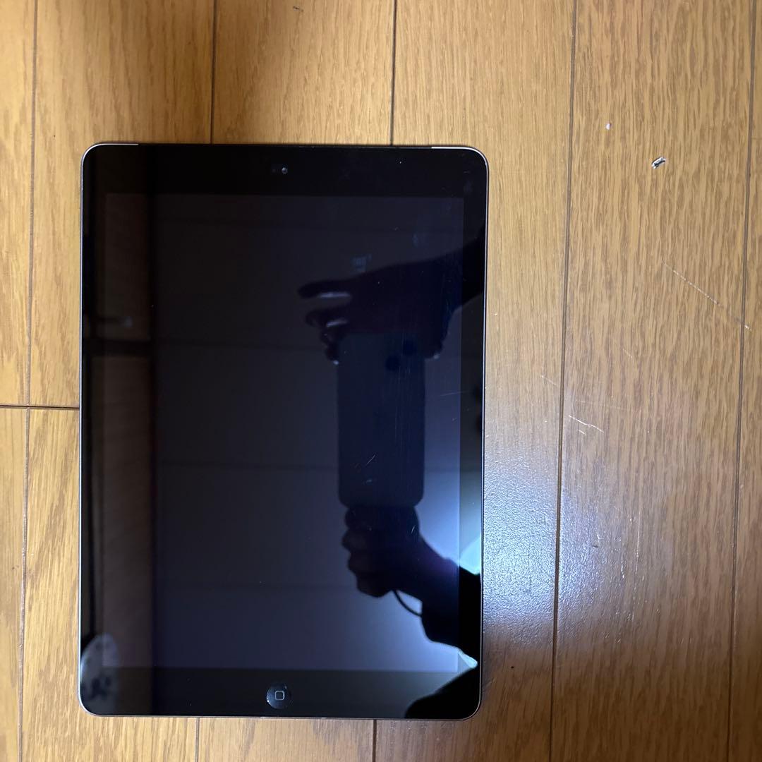 Apple iPad Air 128GB シルバー 初期化済み