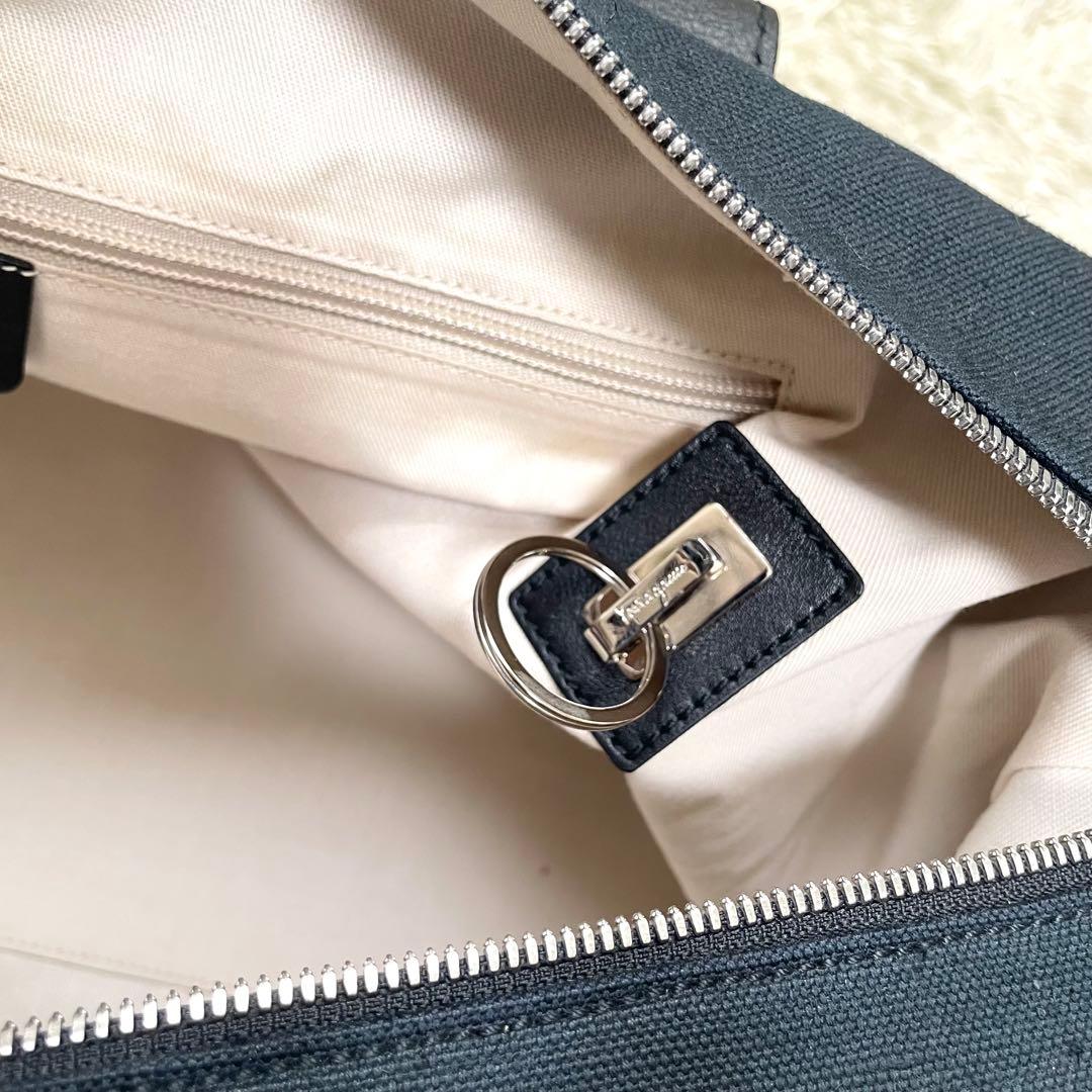 Salvatore Ferragamo ボストンバッグ 旅行バッグ　ブラック