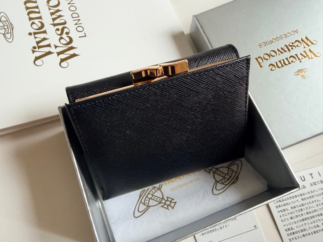 Vivienne Westwood ブラック 三つ折り財布 金マーク