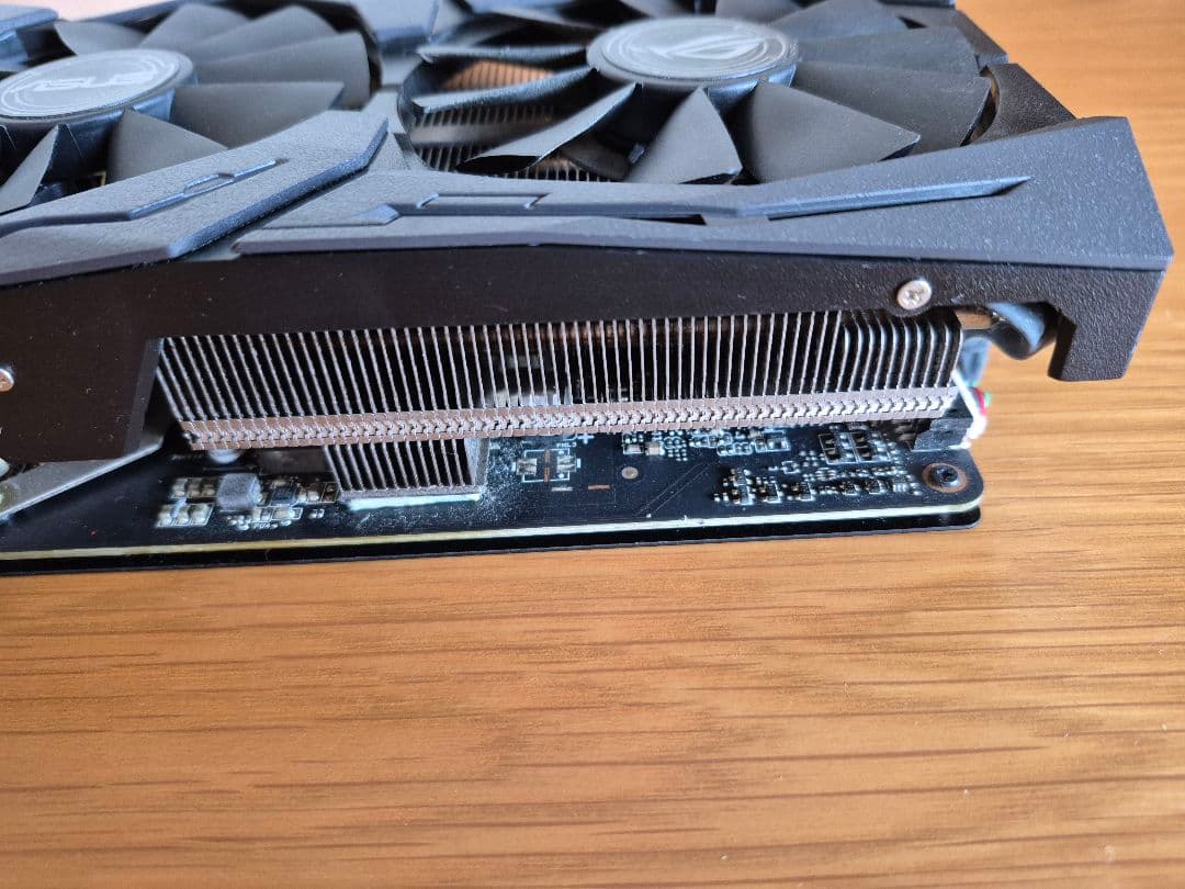 ASUS ROG STRIX GTX 1070 Ti 動作確認済み