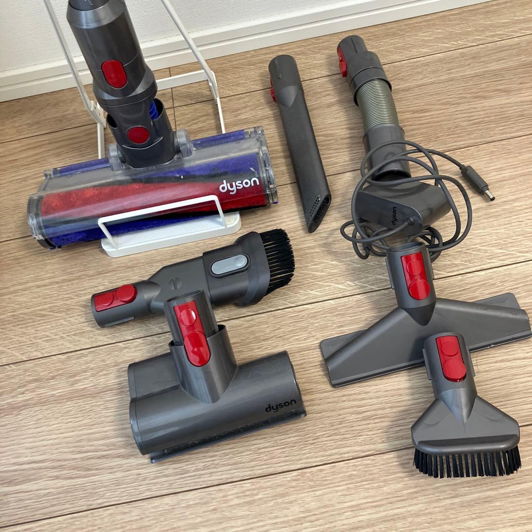 ダイソン　V8fluffy dyson 台付き　掃除機