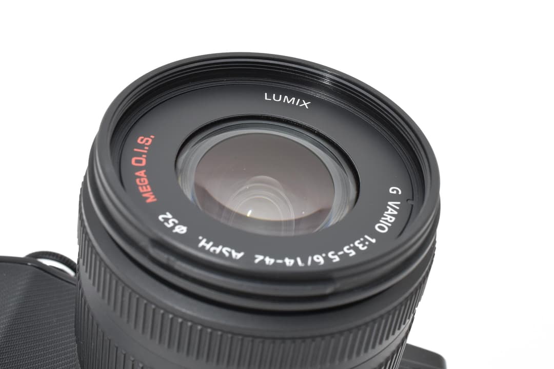美品 使用率3％ OLYMPUS OM-D E-M5 レンズキット #9654