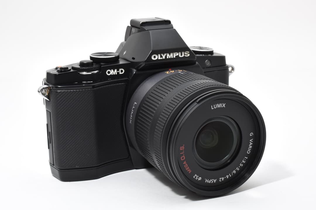 美品 使用率3％ OLYMPUS OM-D E-M5 レンズキット #9654