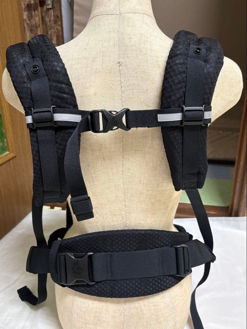 エルゴベビー オムニ ブリーズ 黒 未使用に近い 抱っこ紐 air メッシュ