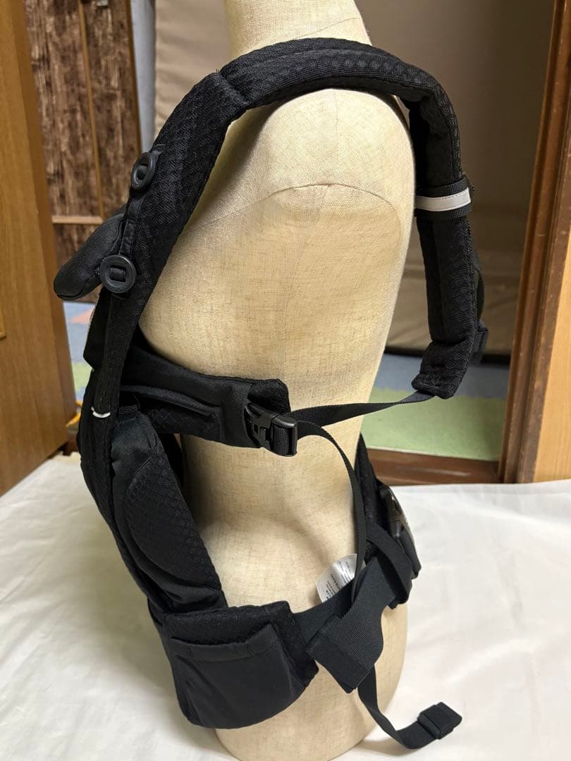 エルゴベビー オムニ ブリーズ 黒 未使用に近い 抱っこ紐 air メッシュ