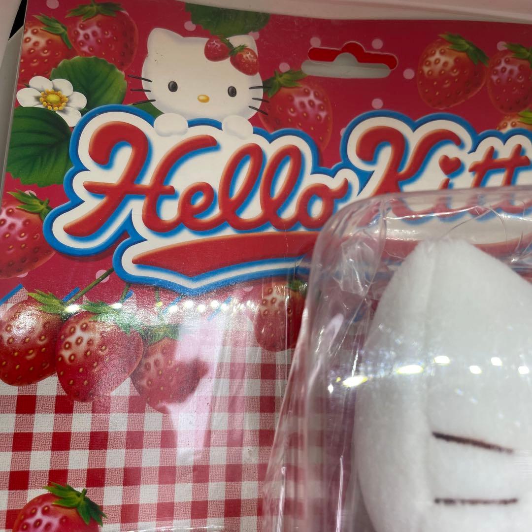 ハローキティ いちご ぬいぐるみ 缶バッジ付 未開封