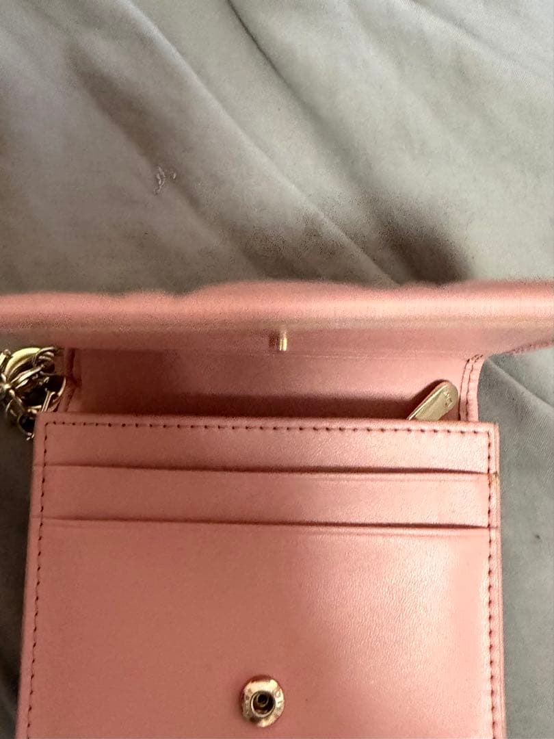Dior ピンク キルティング 二つ折り財布（krn001）