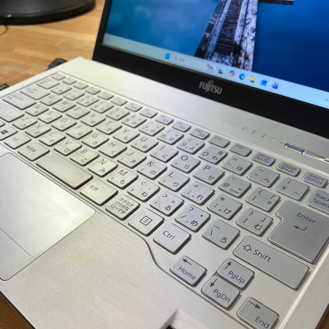 富士通　LIFEBOOK SH75/M HDD1TB i5