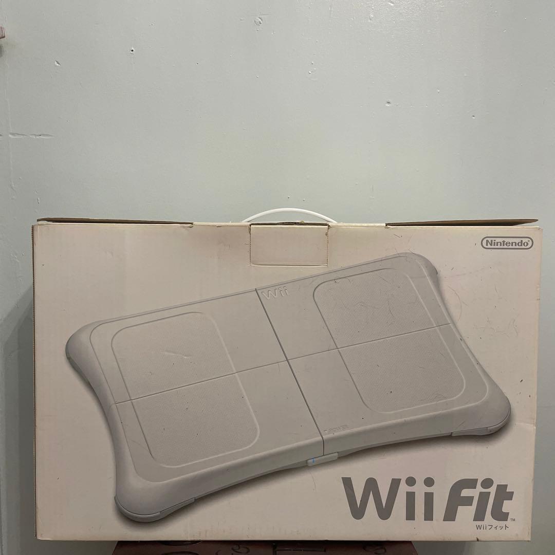 ニンテンドー　wiifit ウィーフィット　新品未使用品