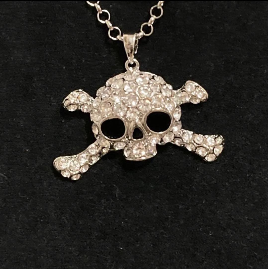 Vivienne Westwood｜クリスタルスカルネックレス