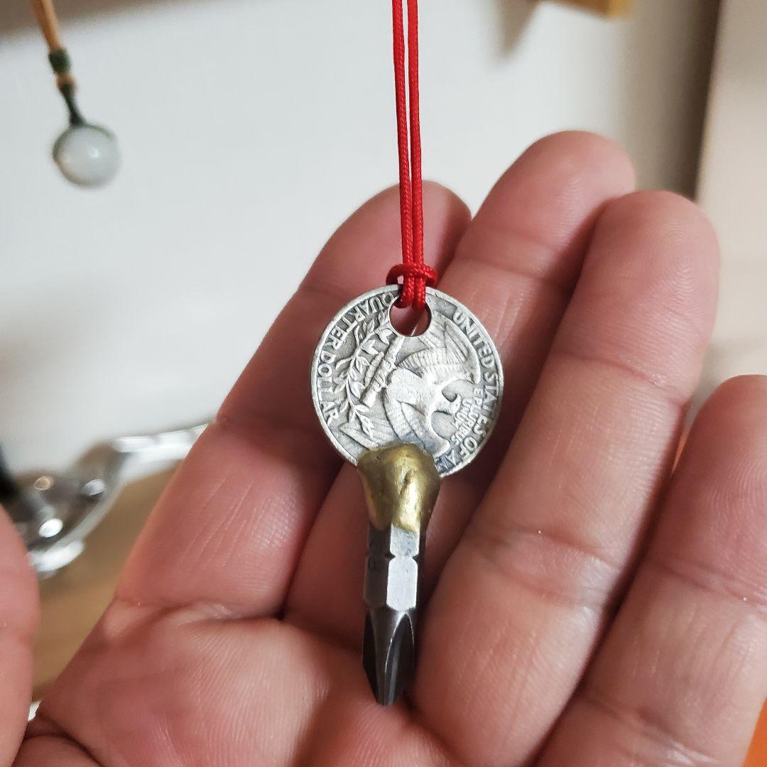 野村訓市着　Tom Sachs Quarter Screw Necklace
