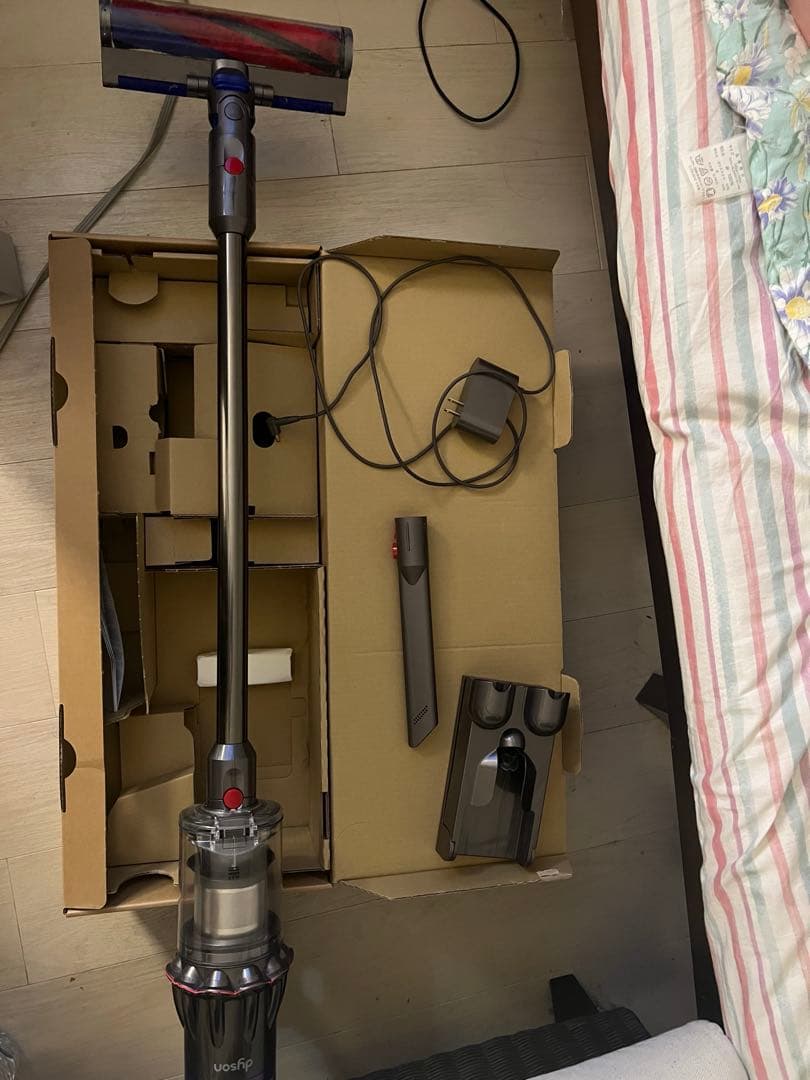 ダイソン Dyson Digital Slim Fluffy SV18FF掃除機