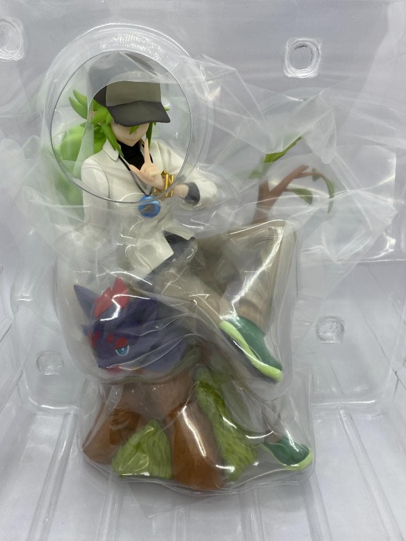 ポケモンセンターフィギュア N＆ゾロア ブラック・ホワイト　KOTOBUKIYA