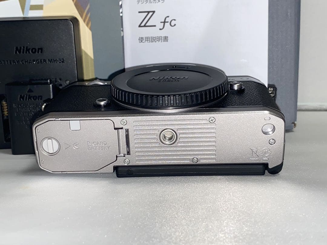 【新品級】Nikon Z fc ボディ 本体 zfc