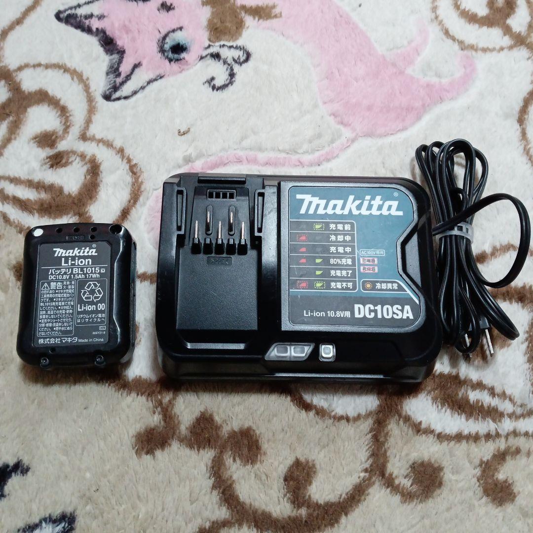 マキタ10.8V充電式クリーナ CL106FD 純正バッテリー、純正充電器付