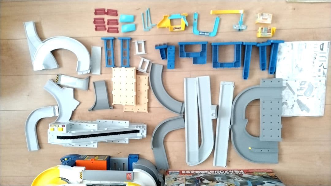 トミカビル&トミカアクション高速道路　即日発送可能　メルカリ便