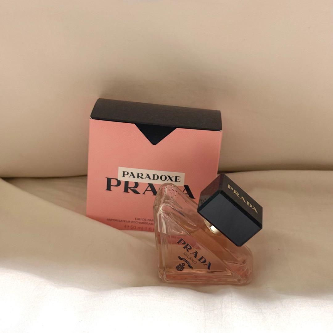 PRADA 香水 三角形ボトル