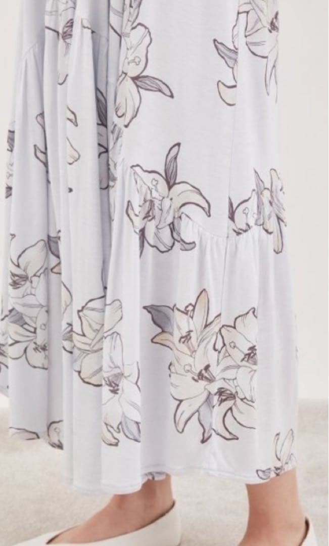 ❤️専用❤️新品♡⃛ジェラートピケ【ミュシャ 】リリー柄 カップイン ワンピース
