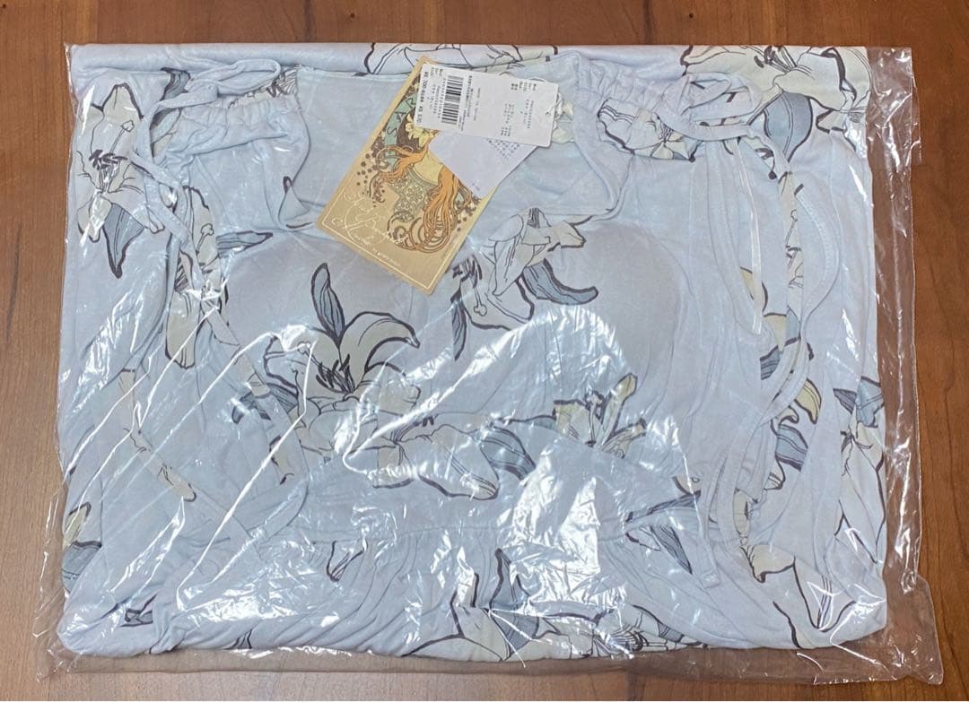 ❤️専用❤️新品♡⃛ジェラートピケ【ミュシャ 】リリー柄 カップイン ワンピース