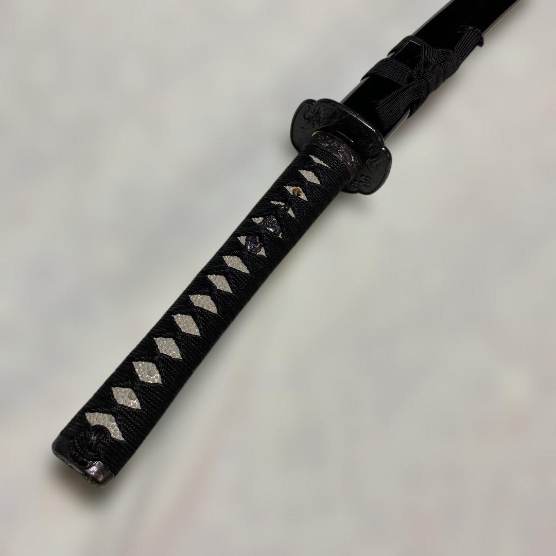 高級居合刀 黒柄 富士昇龍木瓜黒鍔 黒呂鞘