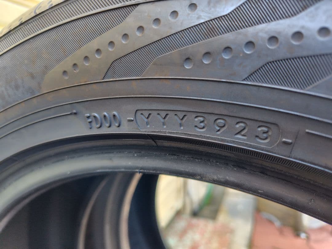 5080、ヨコハマ RV03 225/55 R18 2023年製２本セット