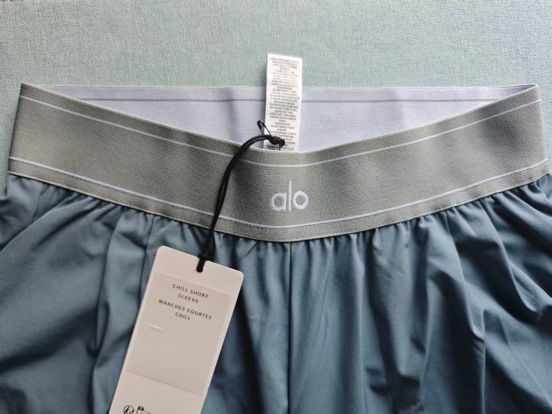 Alo Yoga パンツ ボトムス トラウザー ライトブルー