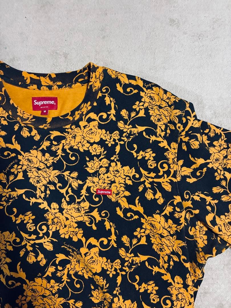 シュプリーム⭐︎フローラルブラック×イエロー⭐︎スモールBOXロゴ⭐︎総柄Tシャツ