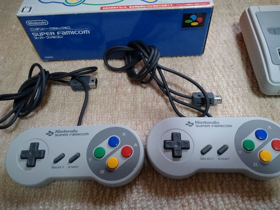 Nintendo Super Famicom ミニ 本体とコントローラー2個