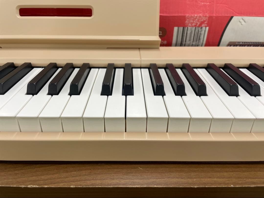 電子ピアノ　88鍵盤　充電タイプ　スリム軽量 オークベージュ