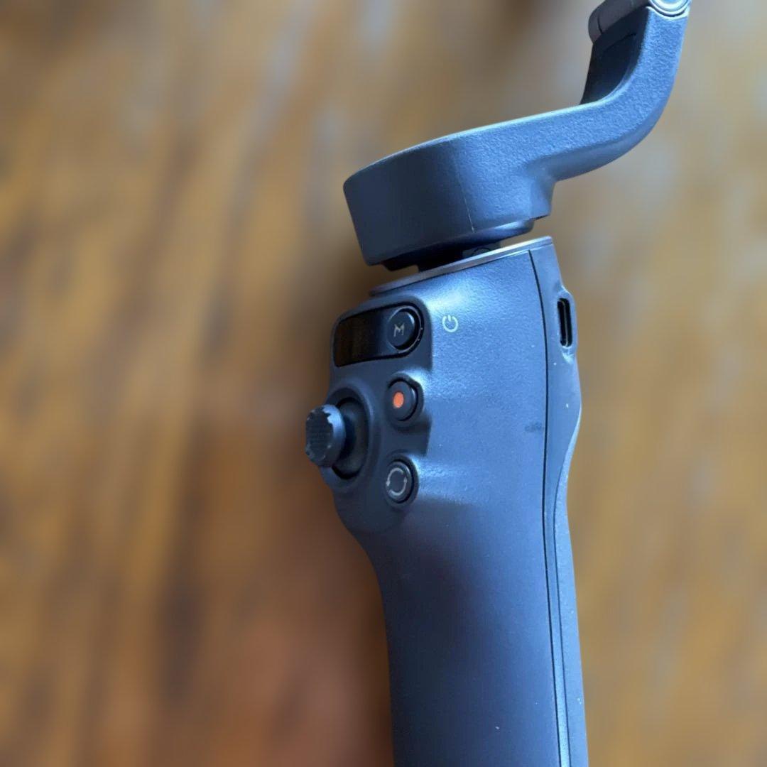 DJI Osmo Mobile 6 スマートフォンスタビライザー　ジンバル