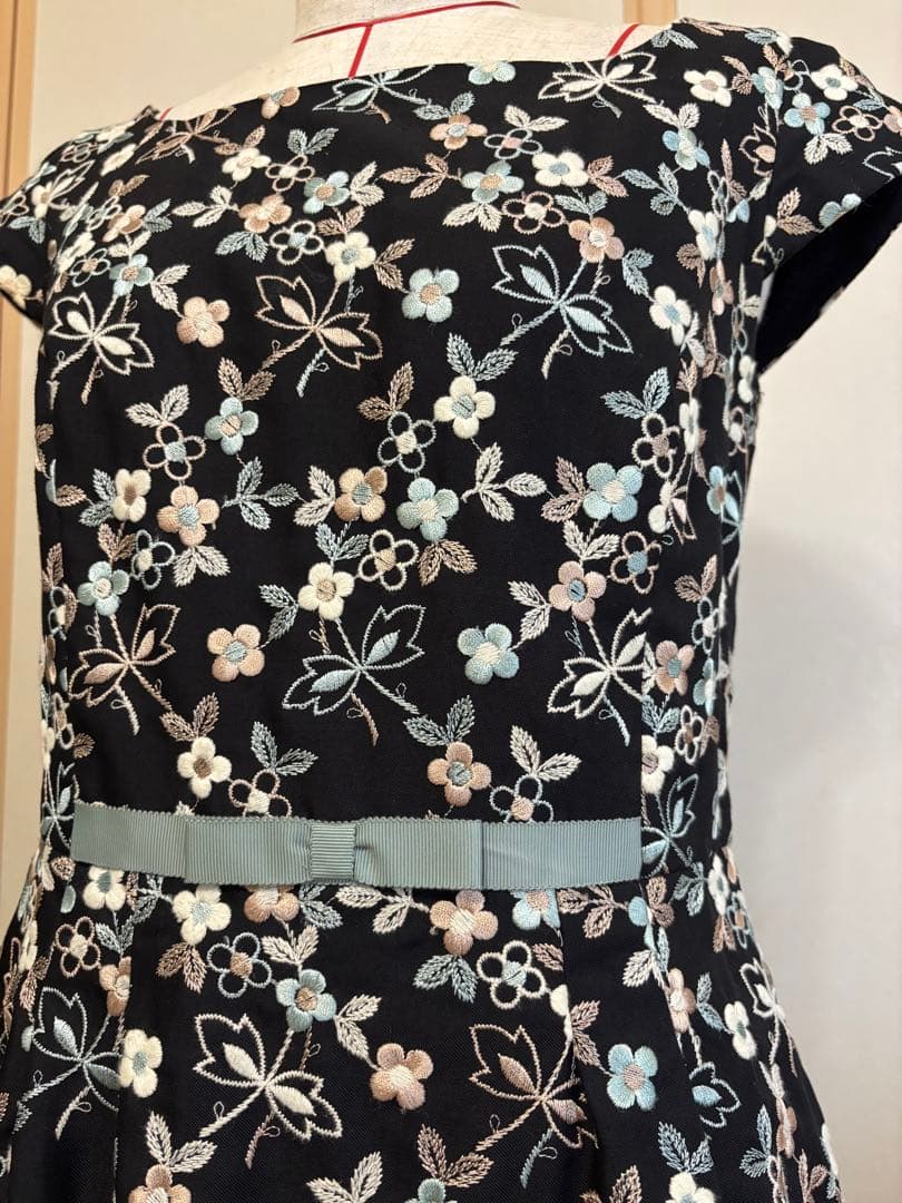 トッカ　花柄刺繍　ワンピース