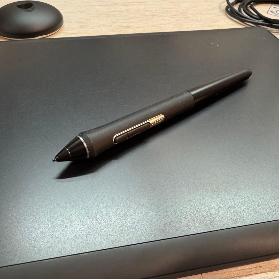 Wacom Intuos Pro ペンタブレット 美品　ケース付き