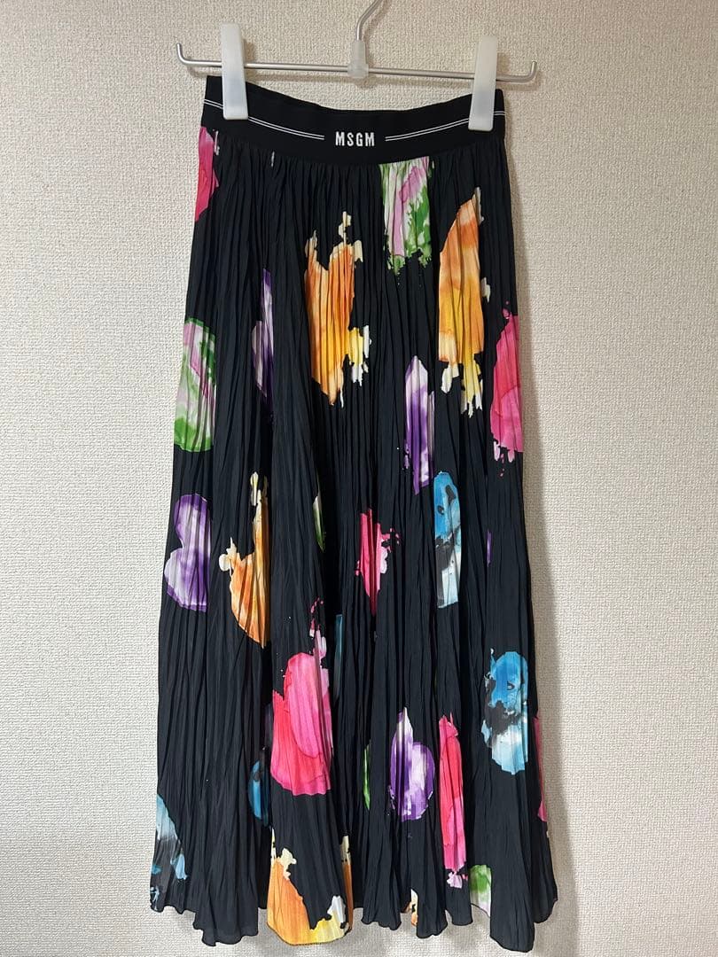 MSGM プリーツスカート 黒/マルチカラー ブラック ハート