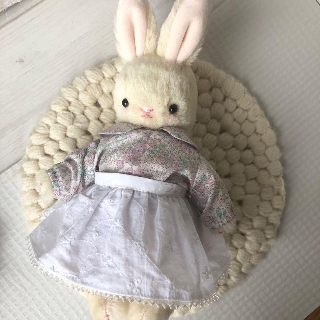ハンドメイド　森の白うさぎちゃん