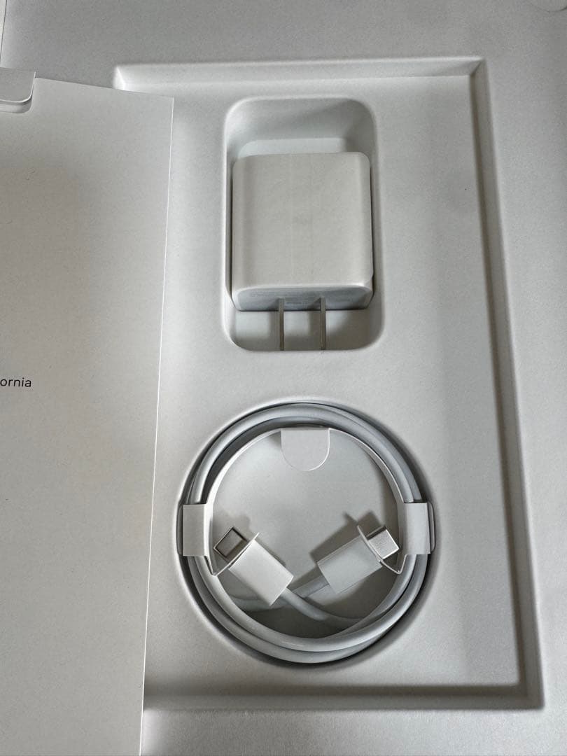 Apple iPad Air 5th 64GB ブルー美品