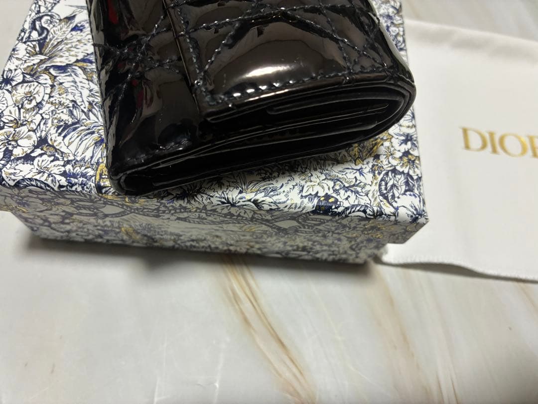 Dior ロータスウォレット パテントカーフスキン￼ 三つ折り財布 ブラック