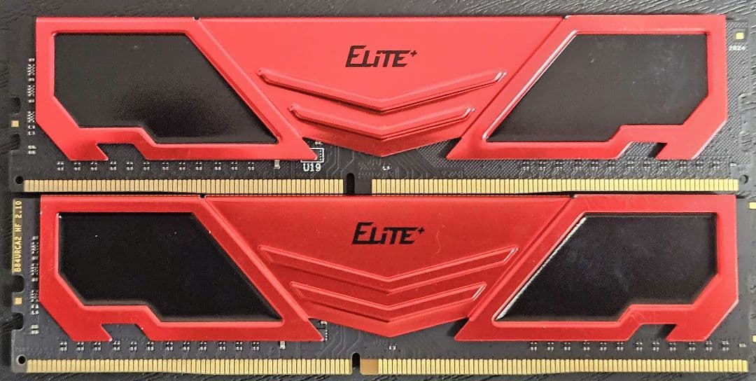 メモリー TEAMGROUP ELITE PLUS DDR4 3200MHz 16GB